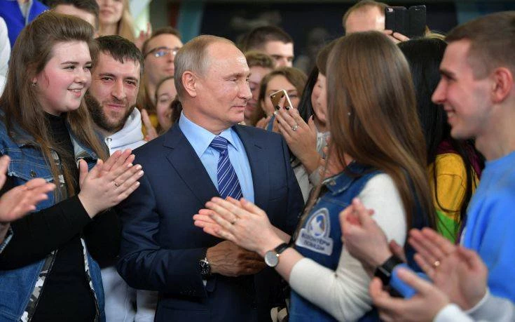 Οι… αφανείς ήρωες της προεκλογικής εκστρατείας του Βλάντιμιρ Πούτιν